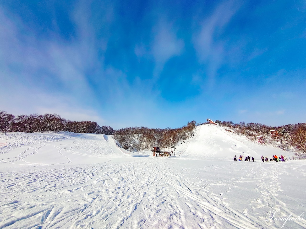 倶知安町旭ケ丘スキー場　羊蹄山を見上げながら滑走、地元のスキーヤー＆スノーボーダーたちに長く愛される粉雪ゲレンデ！